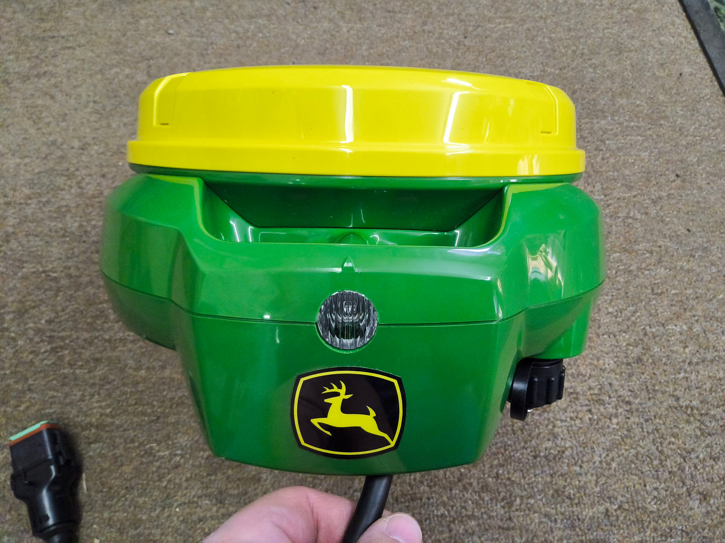 John Deere StarFire™ 7500 Universal GPS Receiver