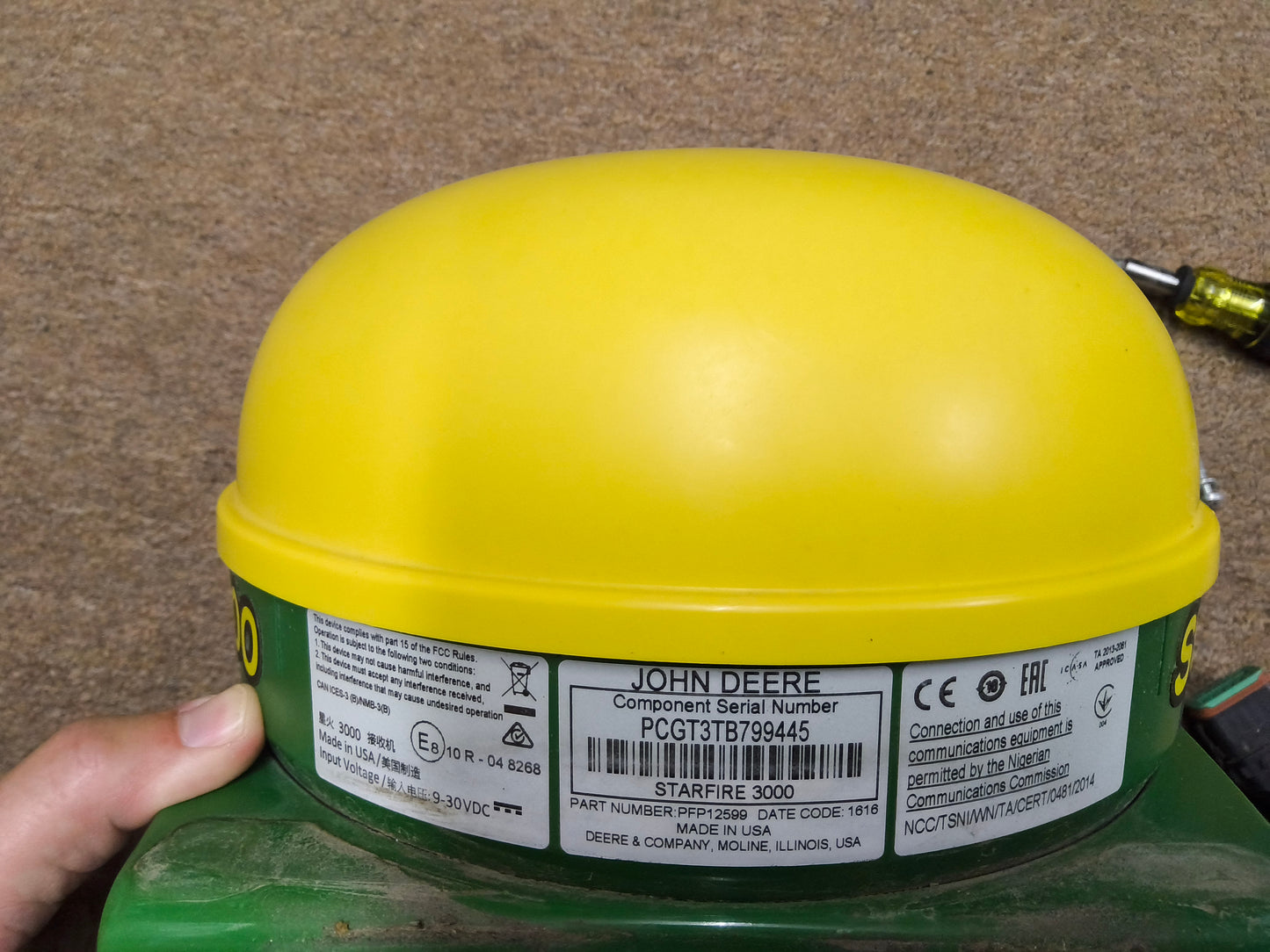 John Deere StarFire™ 3000 GPS Receiver