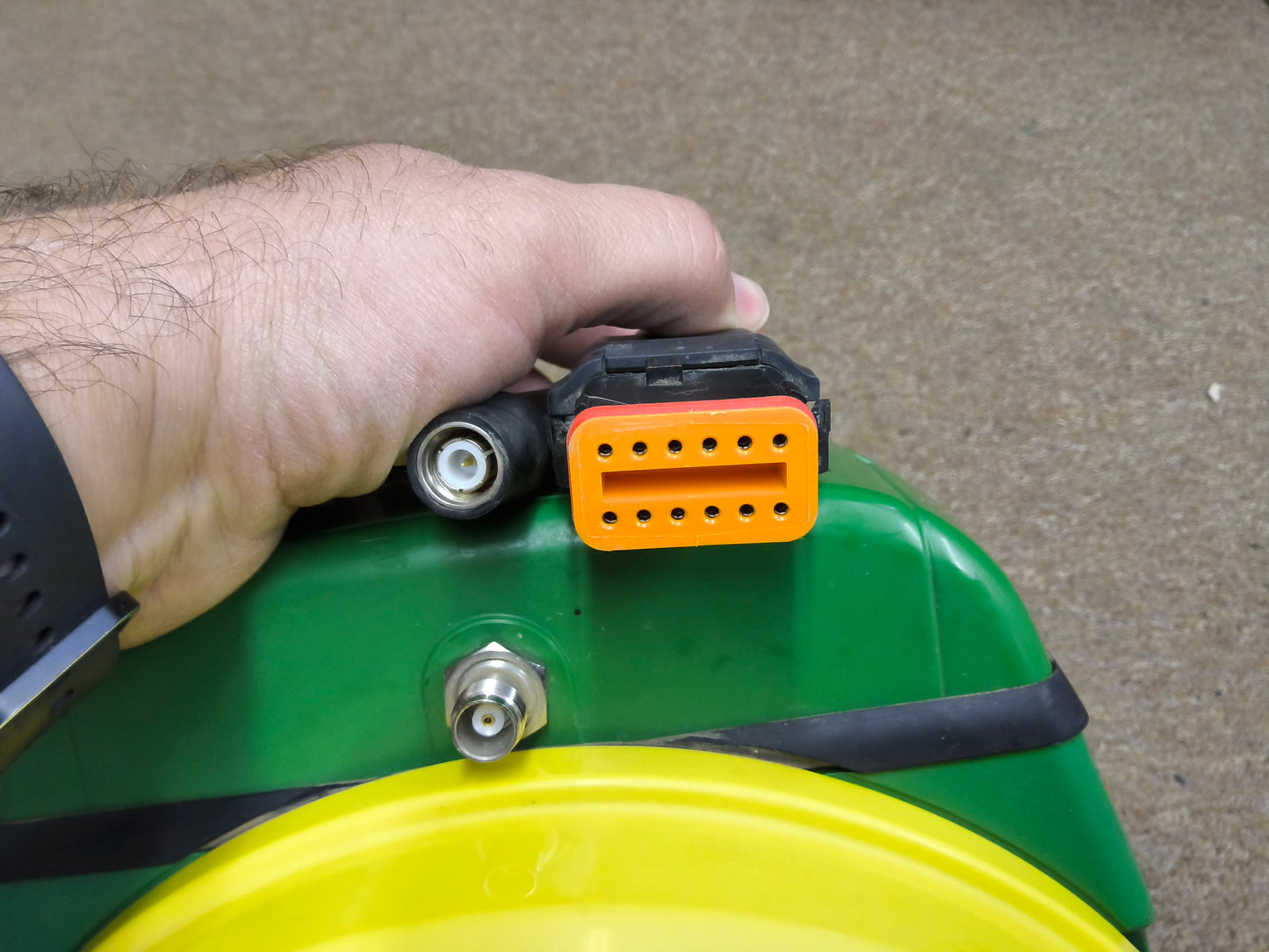 John Deere StarFire™ 7500 Universal GPS Receiver