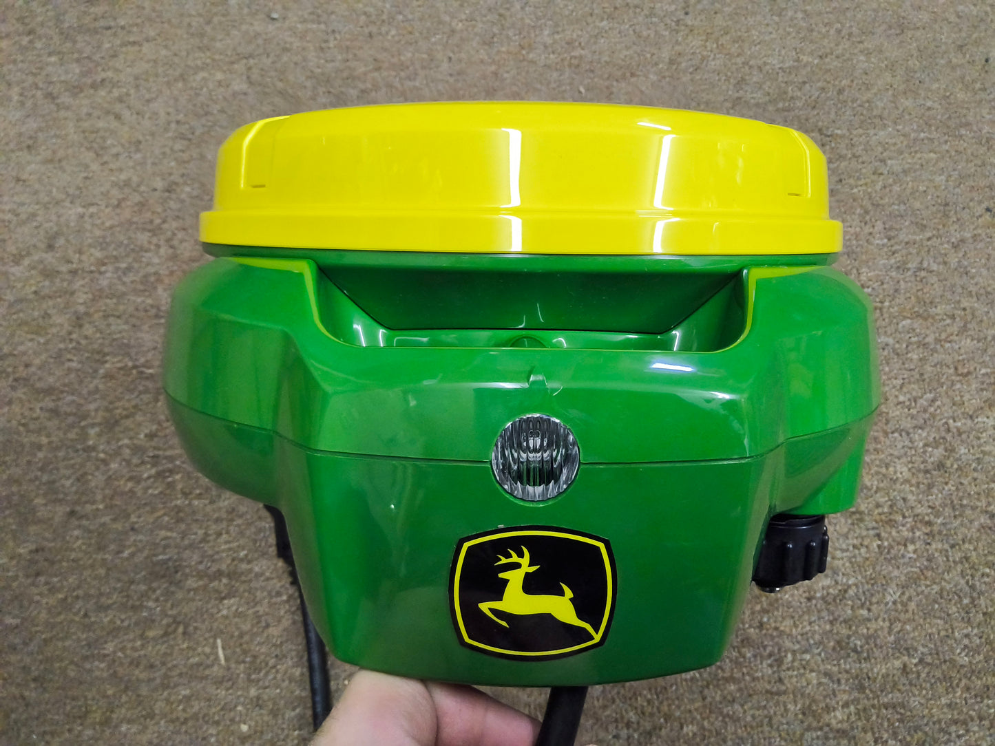 John Deere StarFire™ 7500 Universal GPS Receiver