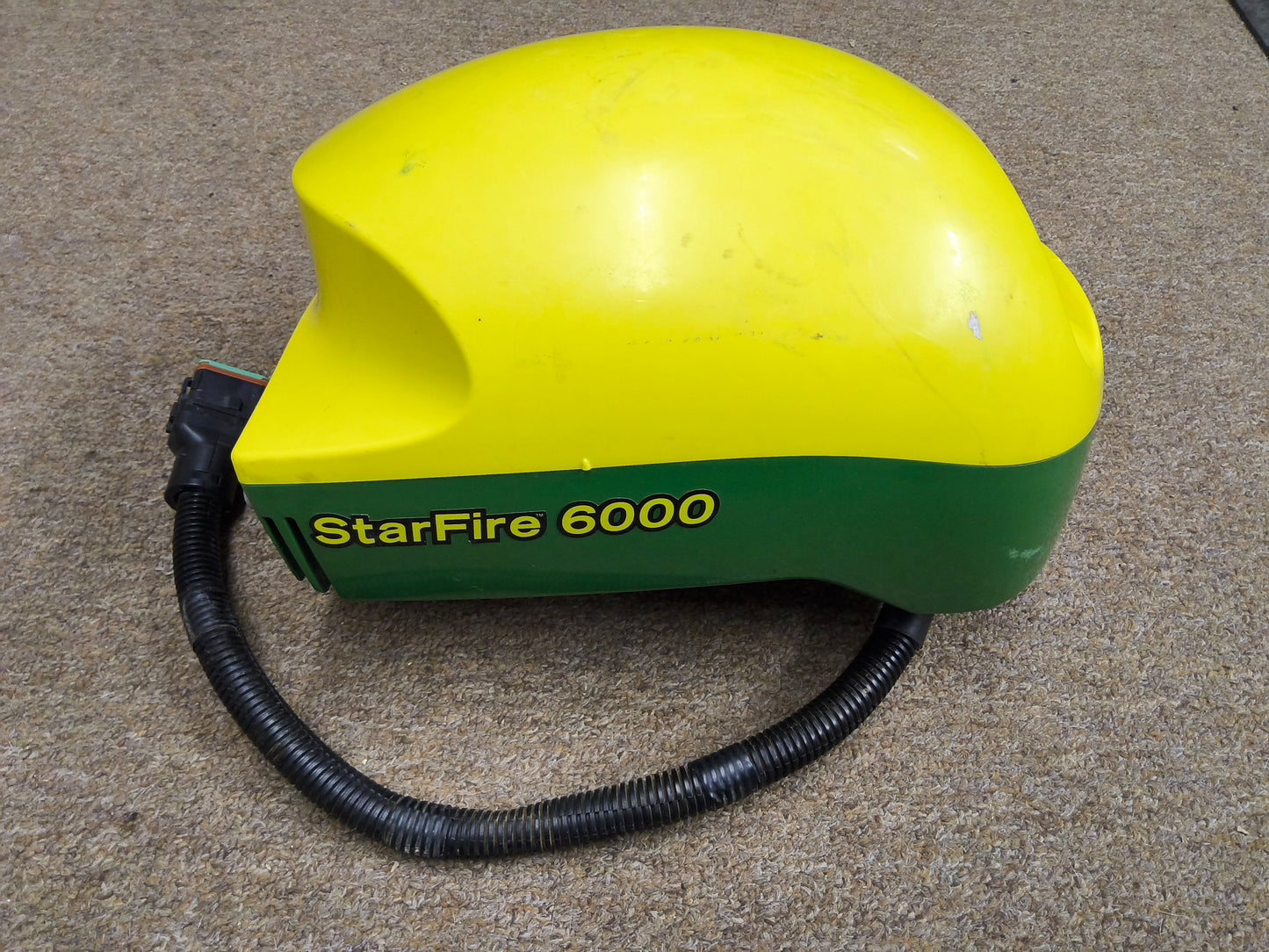 John Deere StarFire™ 6000 GPS Receiver