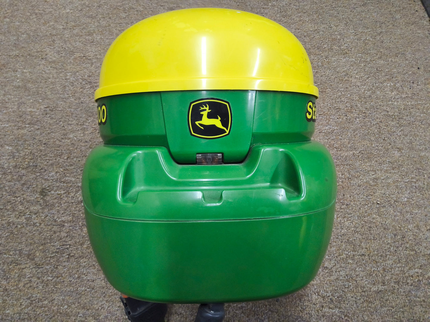 John Deere StarFire™ 3000 GPS Receiver