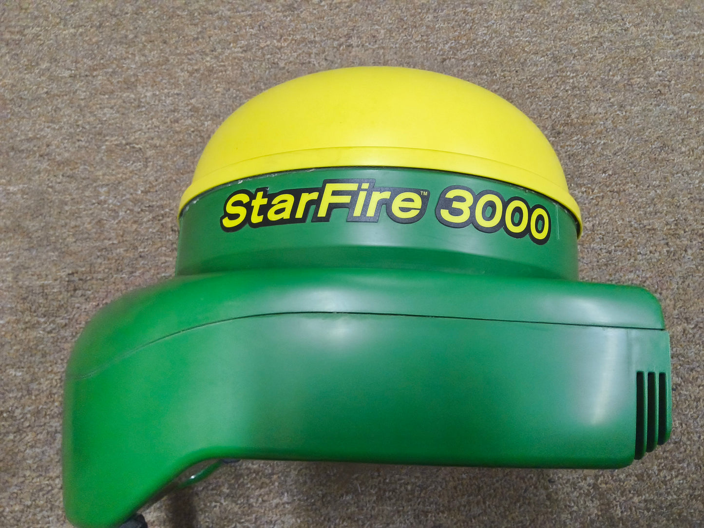 John Deere StarFire™ 3000 GPS Receiver