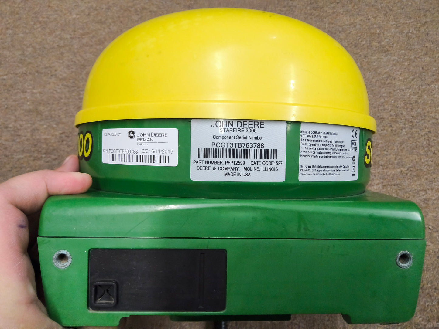 John Deere StarFire™ 3000 GPS Receiver