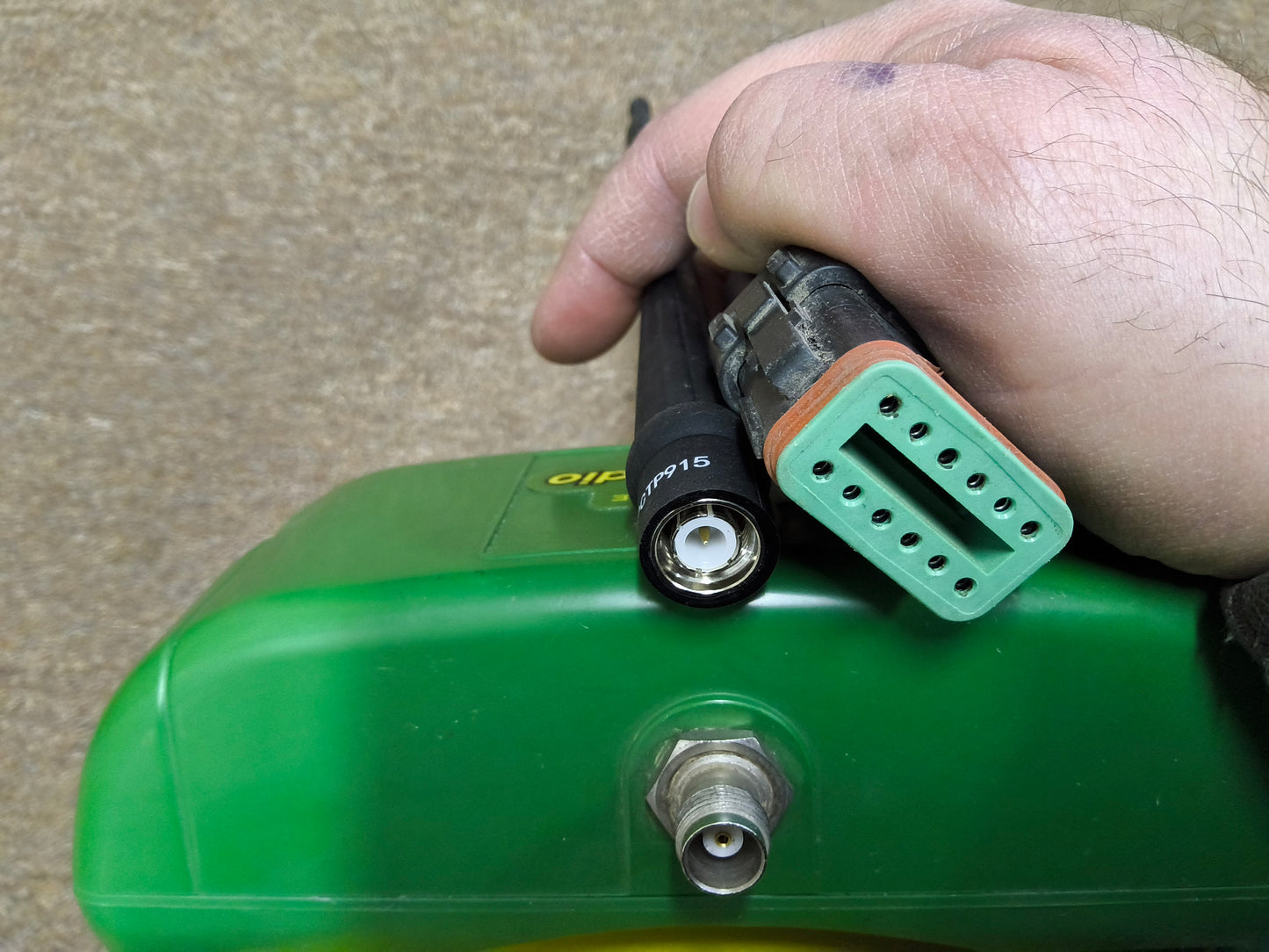 John Deere StarFire™ 6000 GPS Receiver