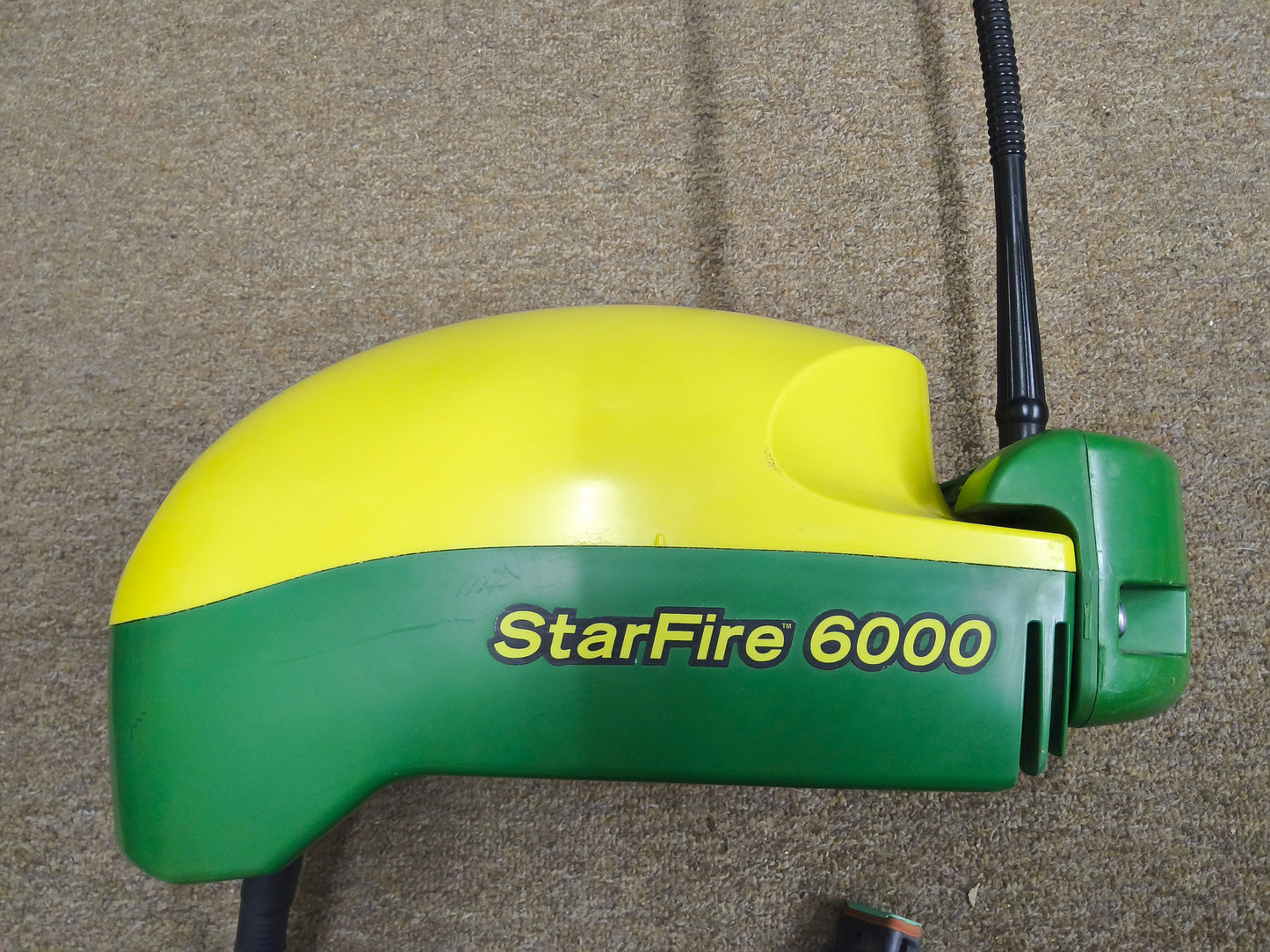 John Deere StarFire™ 6000 GPS Receiver