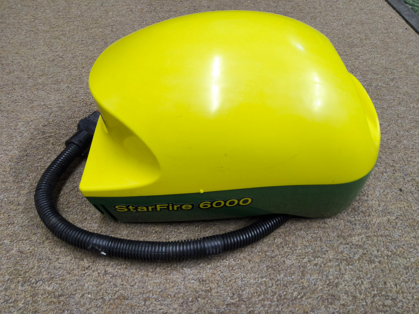 John Deere StarFire™ 6000 GPS Receiver