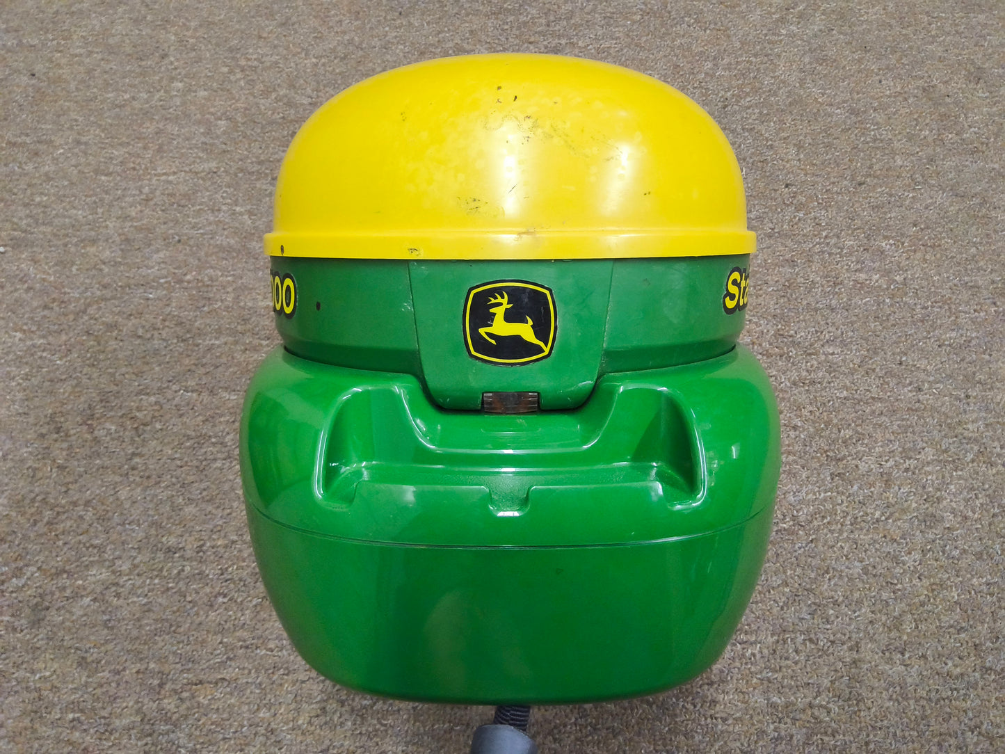 John Deere StarFire™ 3000 GPS Receiver