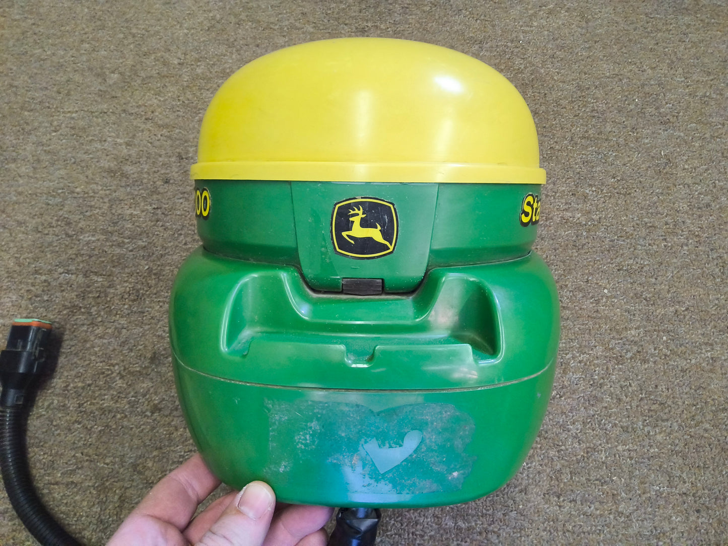 John Deere StarFire™ 3000 GPS Receiver