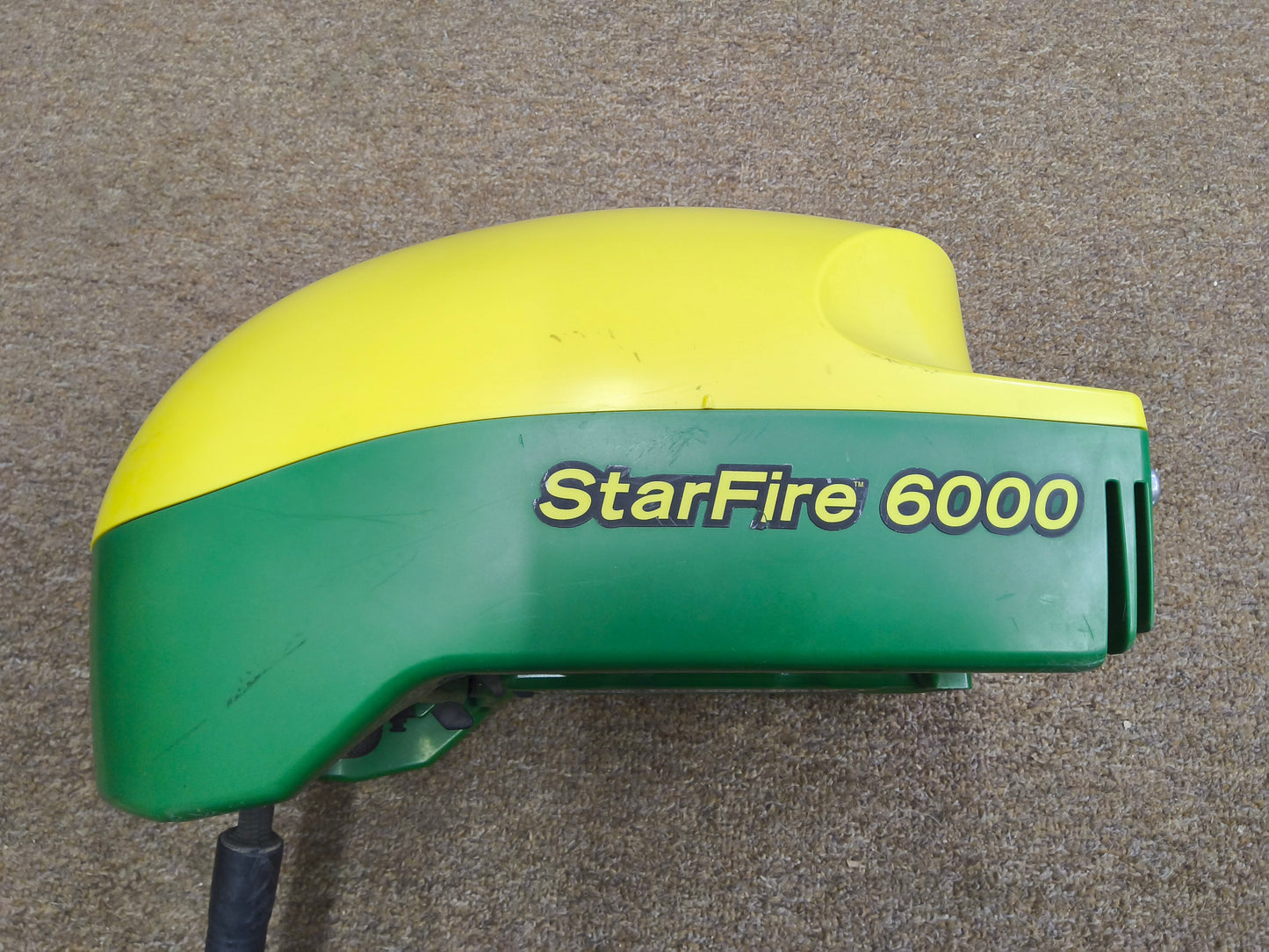 John Deere StarFire™ 6000 GPS Receiver