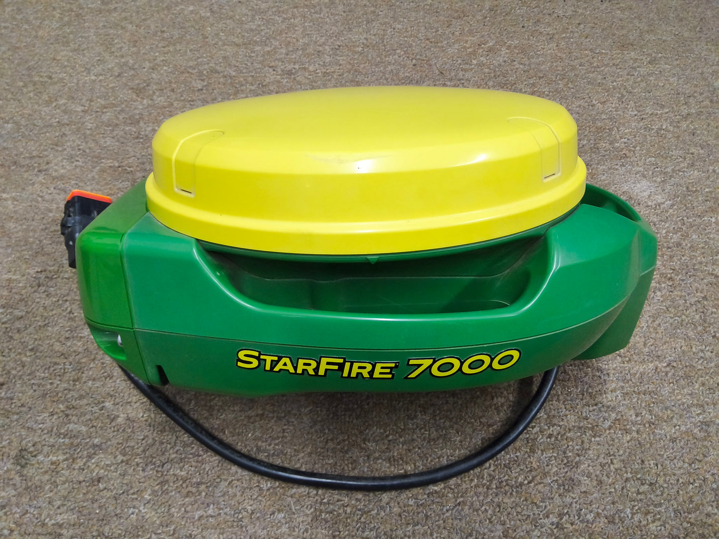John Deere StarFire™ 7000 Universal GPS Receiver