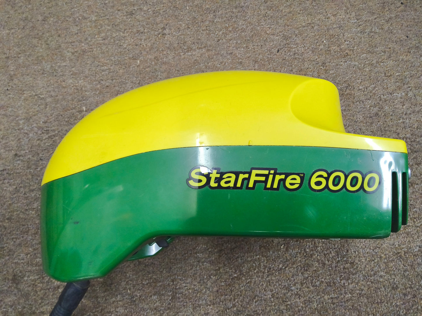 John Deere StarFire™ 6000 GPS Receiver