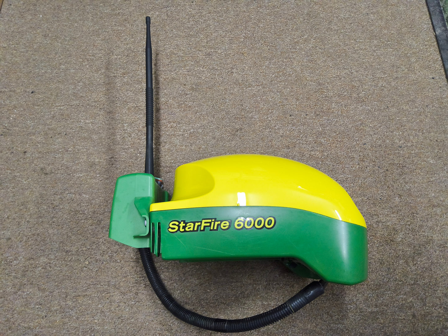 John Deere StarFire™ 6000 GPS Receiver