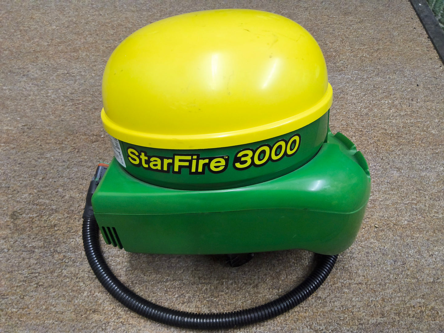 John Deere StarFire™ 3000 GPS Receiver