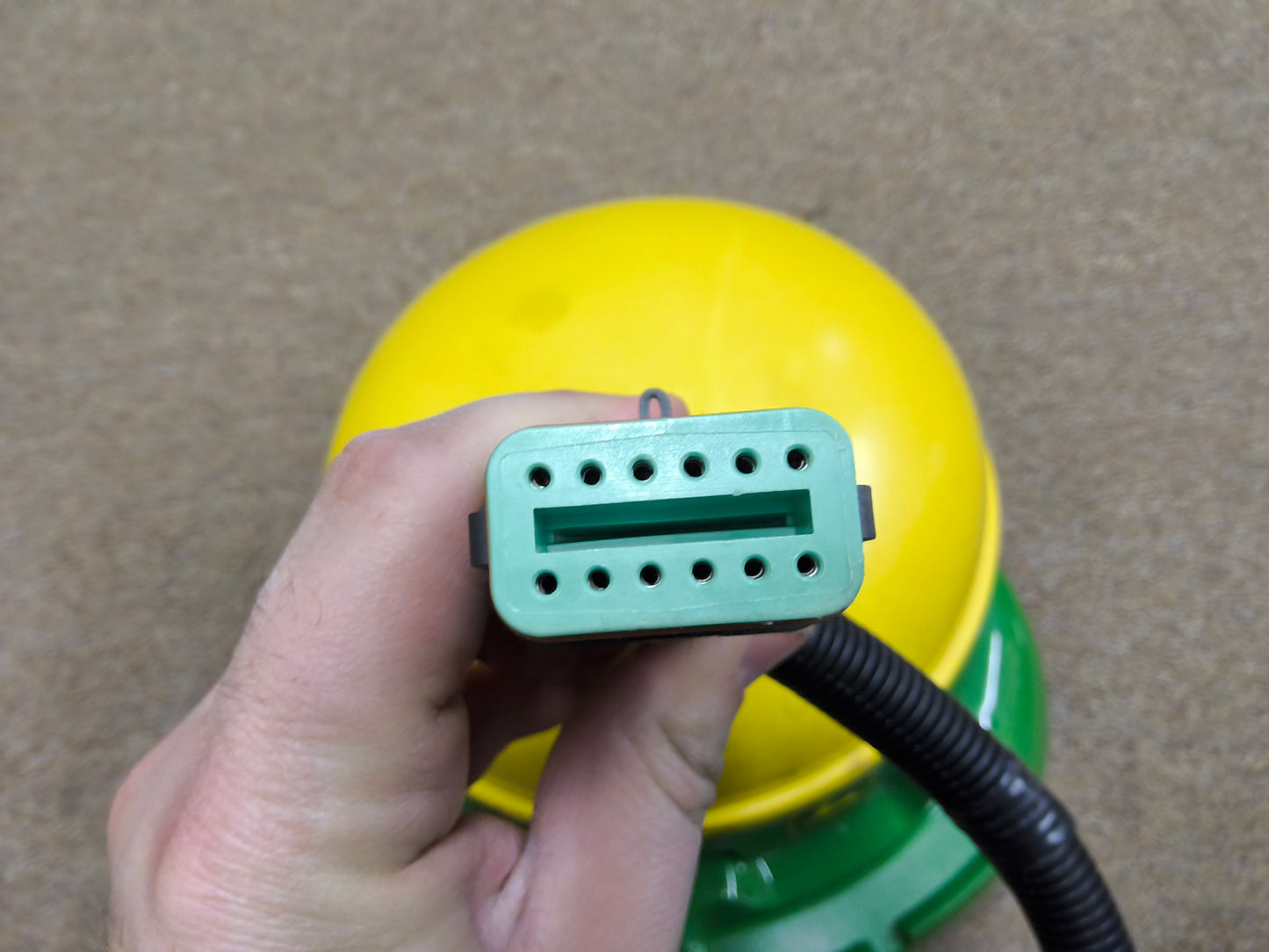 John Deere StarFire™ 3000 GPS Receiver