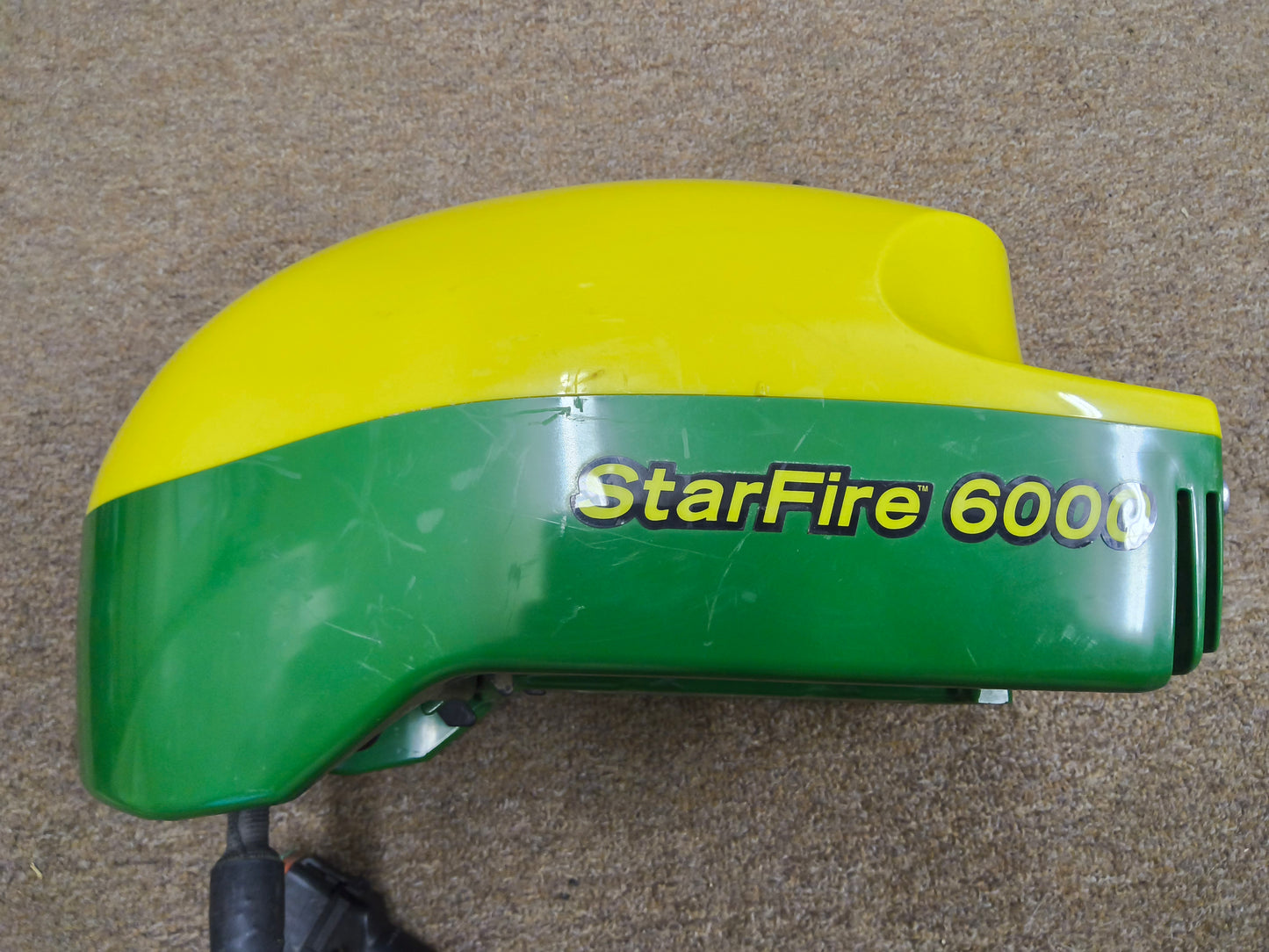 John Deere StarFire™ 6000 GPS Receiver