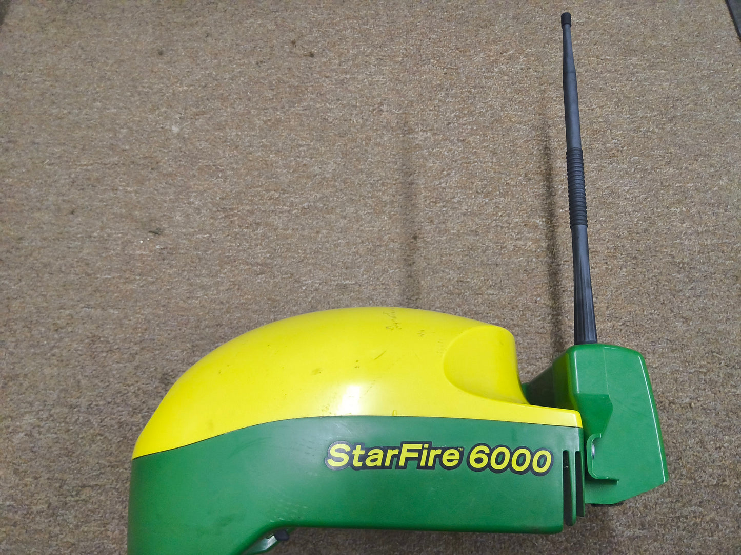 John Deere StarFire™ 6000 GPS Receiver