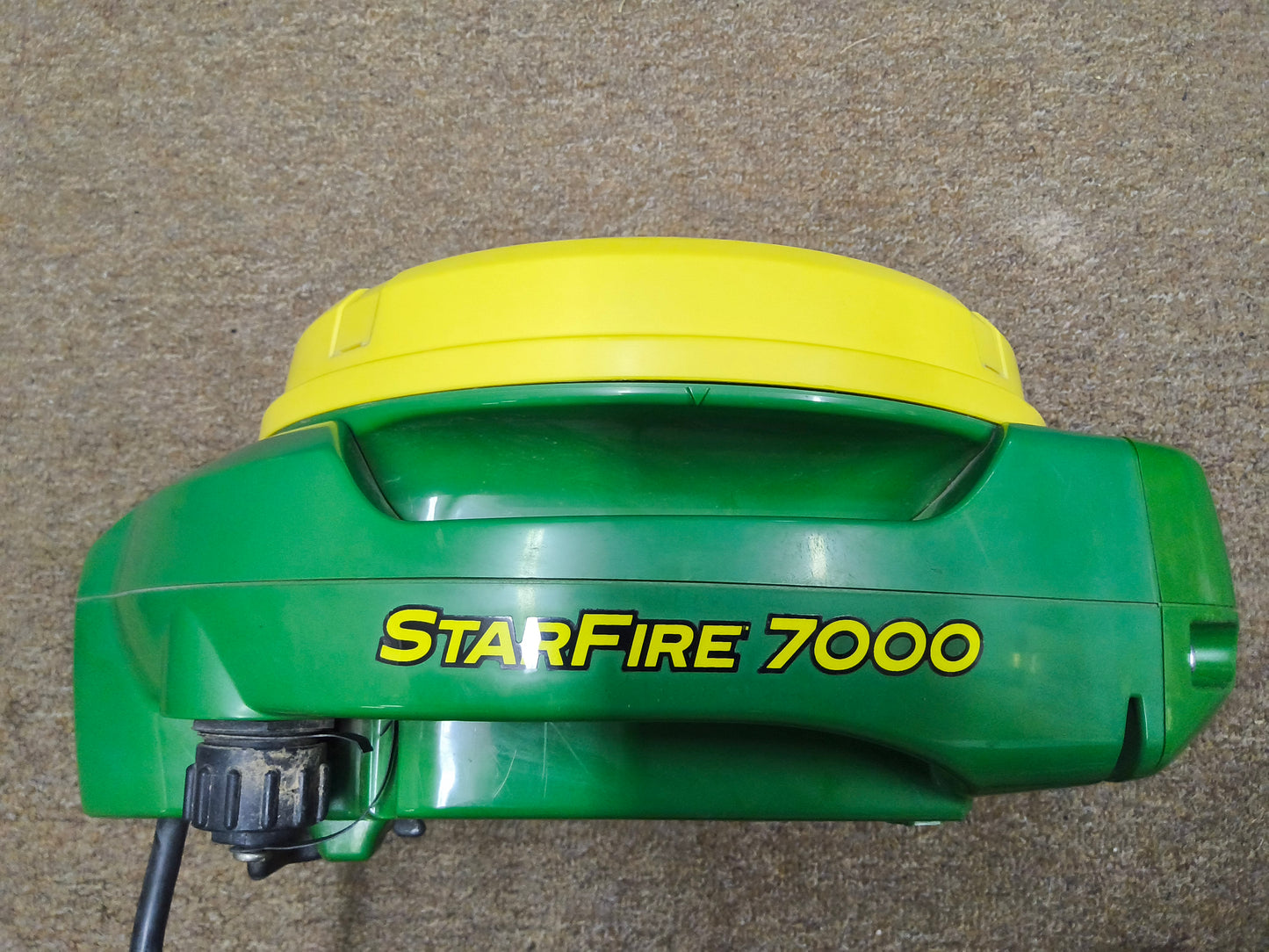 John Deere StarFire™ 7000 Universal GPS Receiver