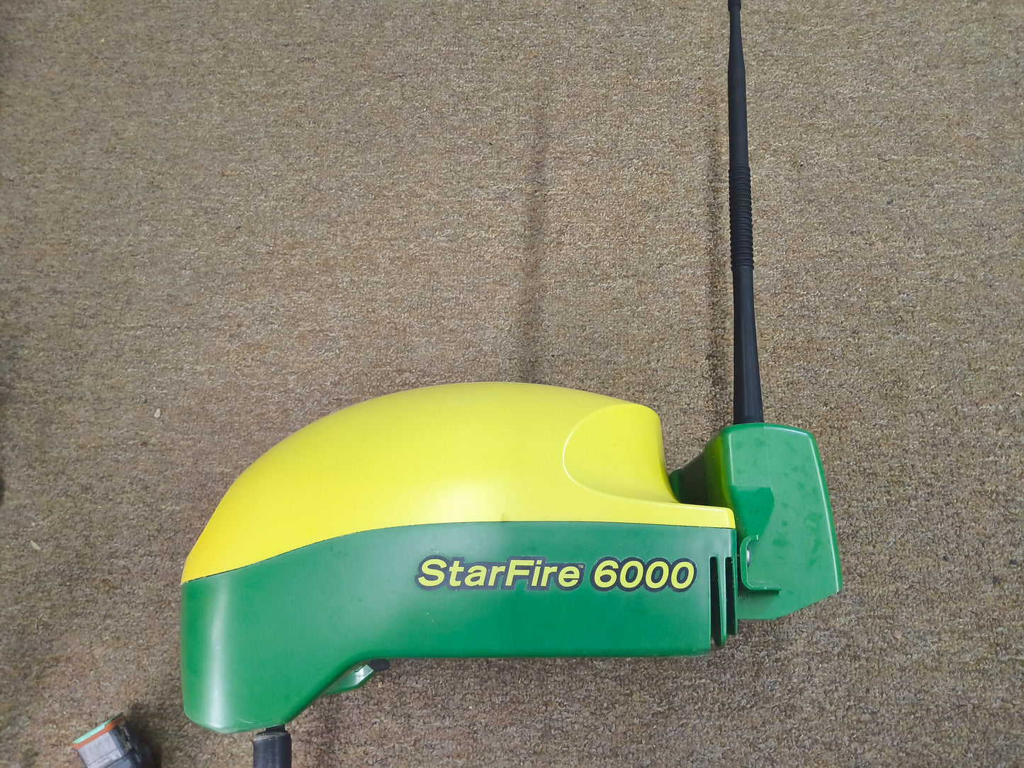 John Deere StarFire™ 6000 GPS Receiver
